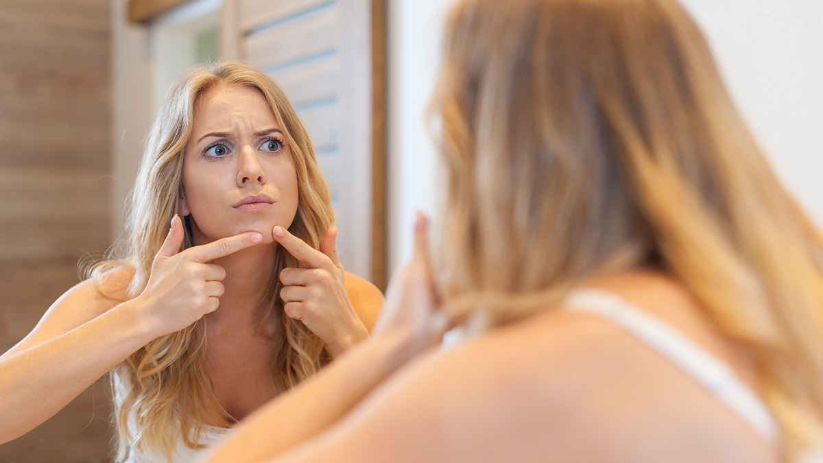 Dermatologists Are Loving Manuka Honey Against Acne